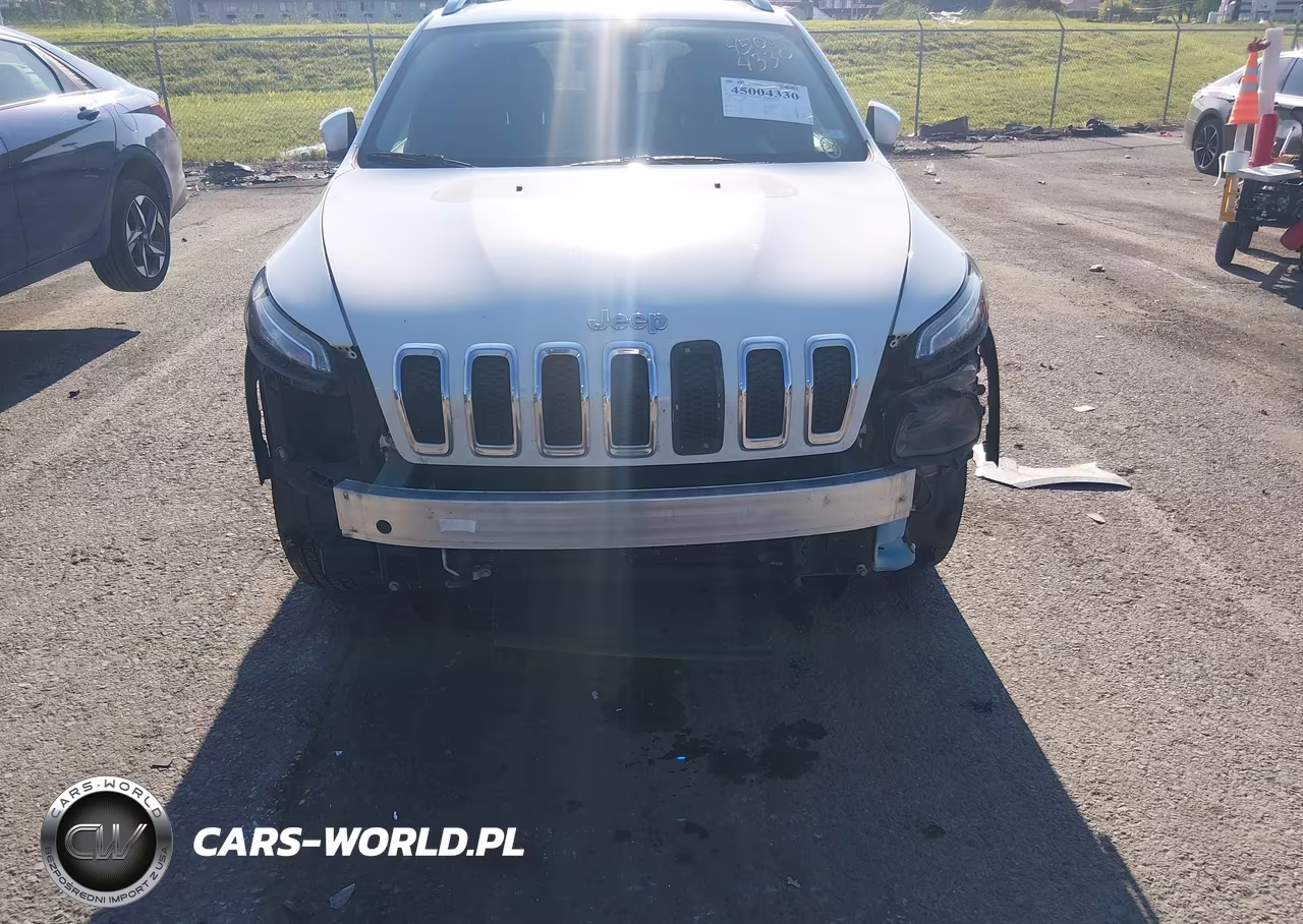 2017 Jeep Cherokee Latitude 4X4 VIN:1C4PJMCS2HW510780 - 6