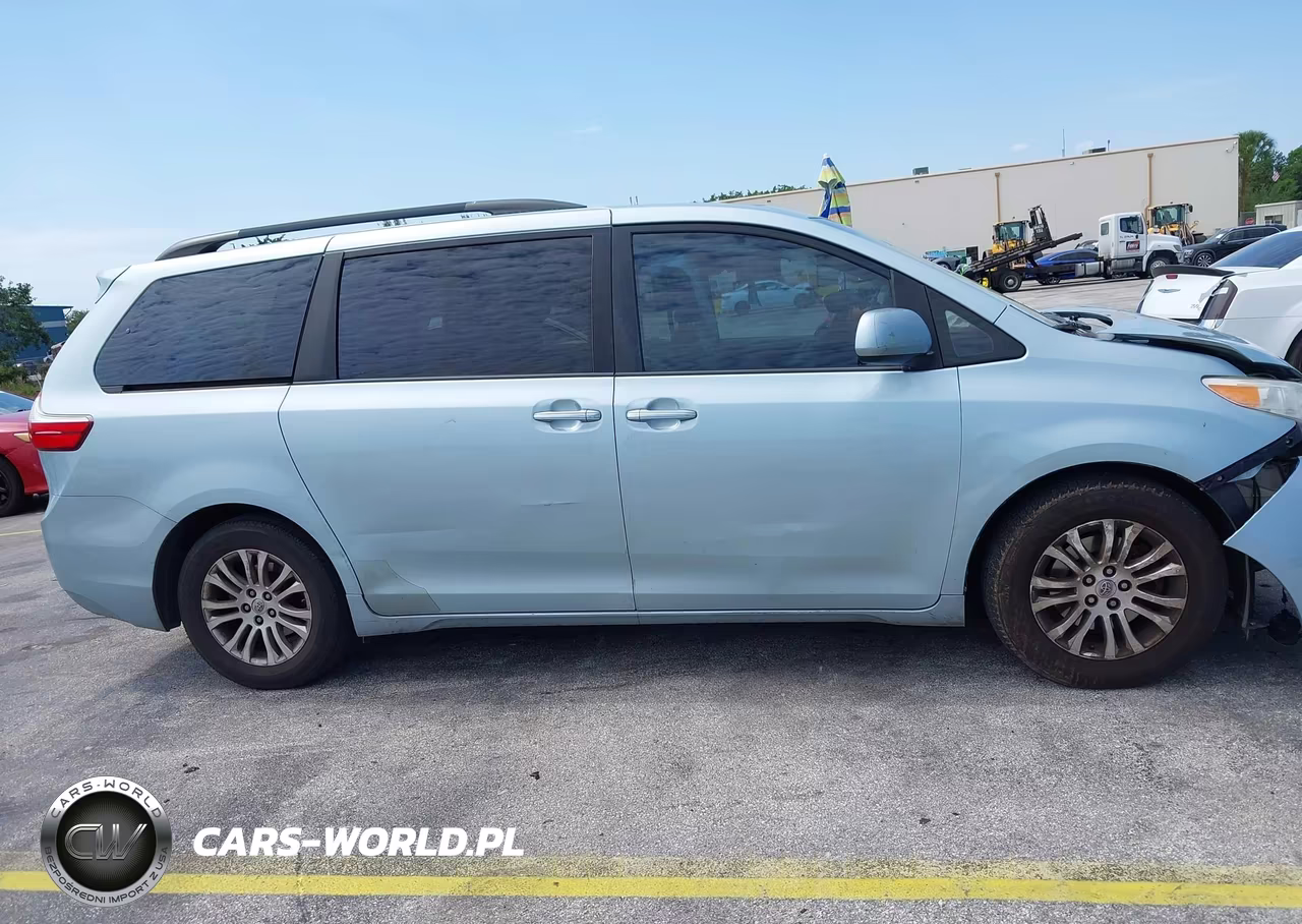 2016 Toyota Sienna Xle 8 Passenger VIN:5TDYK3DCXGS717905 - 13
