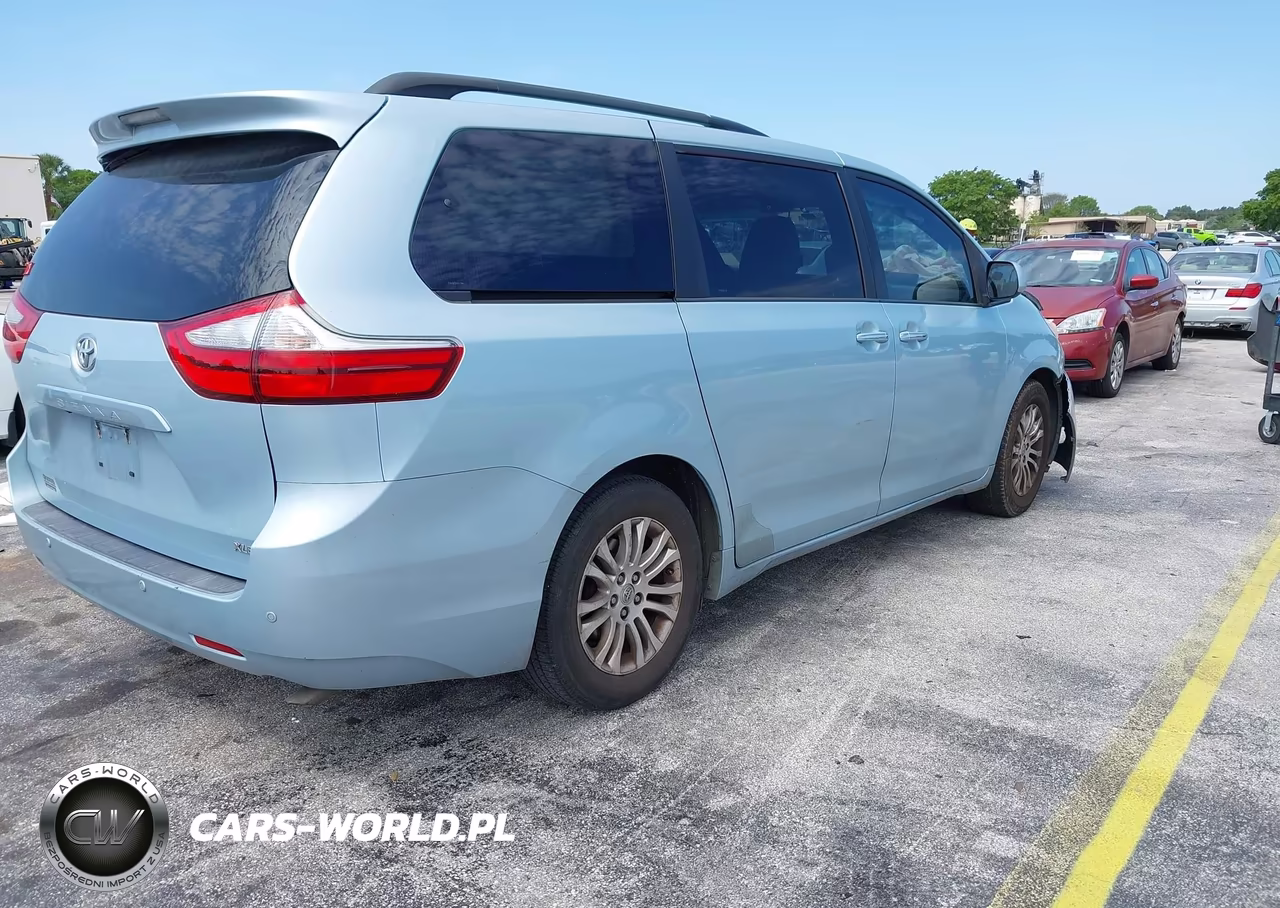 2016 Toyota Sienna Xle 8 Passenger VIN:5TDYK3DCXGS717905 - 4