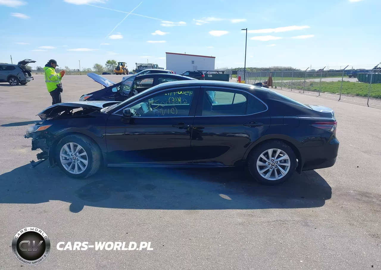 2024 Toyota Camry Le VIN:4T1C11AKXRU263615 - 15