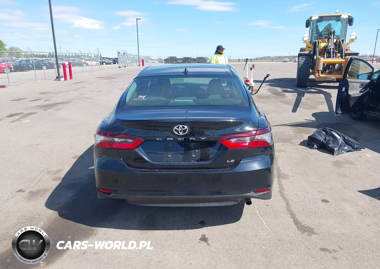 2024 Toyota Camry Le VIN:4T1C11AKXRU263615 - 17