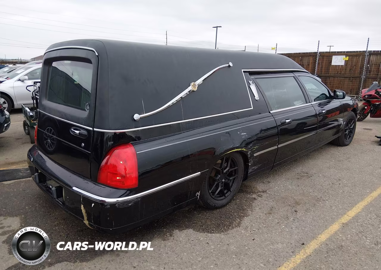 2003 Lincoln Town Car Executive VIN:1LJFM81W13Y605843 - 4