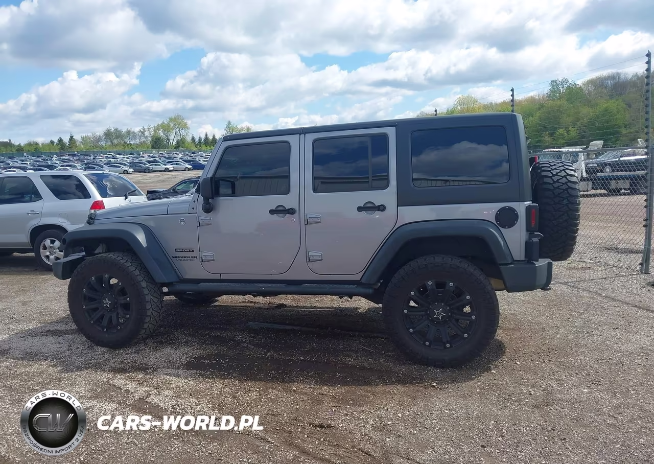 2014 Jeep Wrangler Unlimited Sport VIN:1C4BJWDG8EL155627 - 14