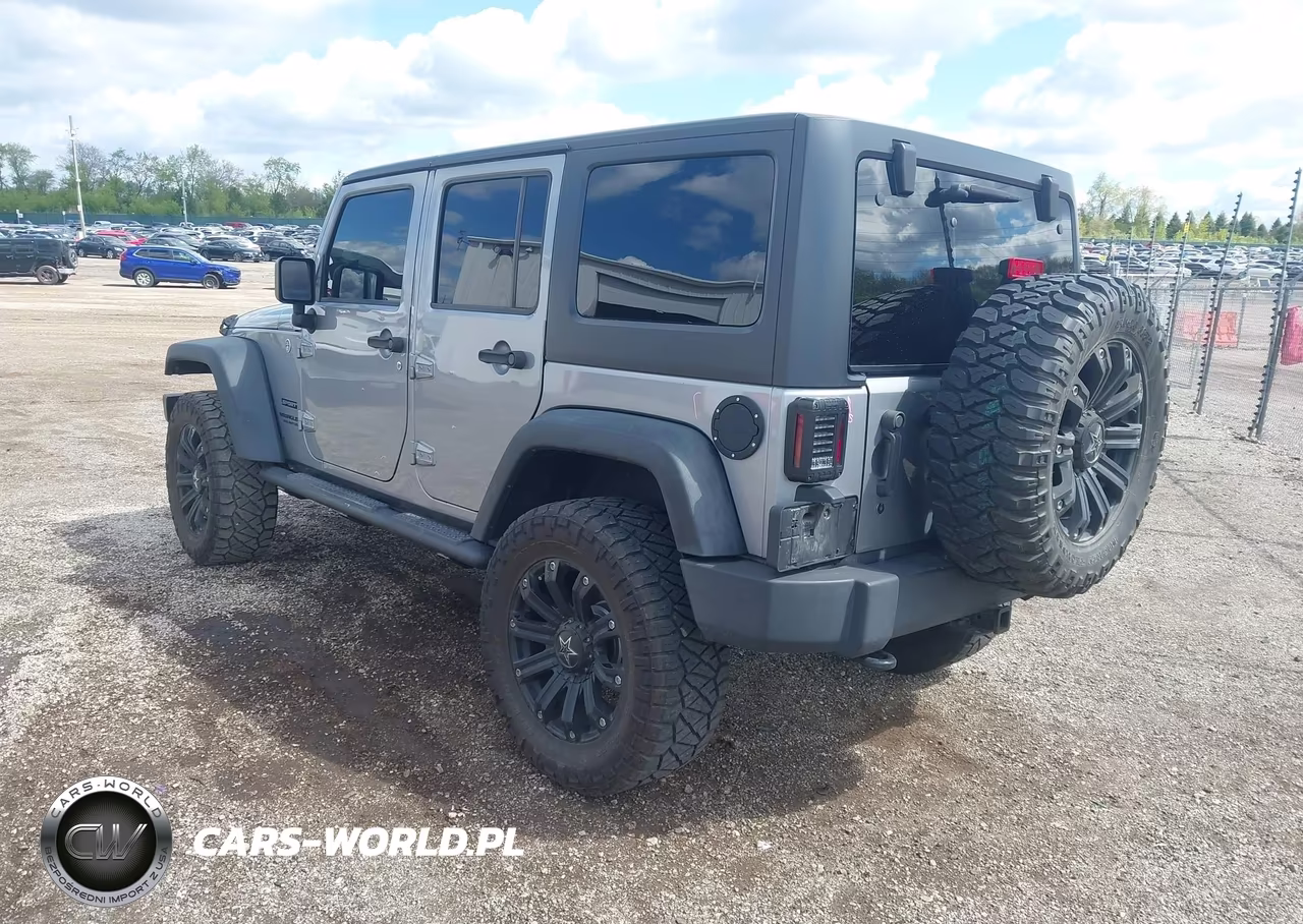 2014 Jeep Wrangler Unlimited Sport VIN:1C4BJWDG8EL155627 - 3