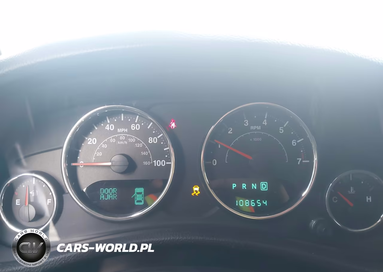 2014 Jeep Wrangler Unlimited Sport VIN:1C4BJWDG8EL155627 - 7