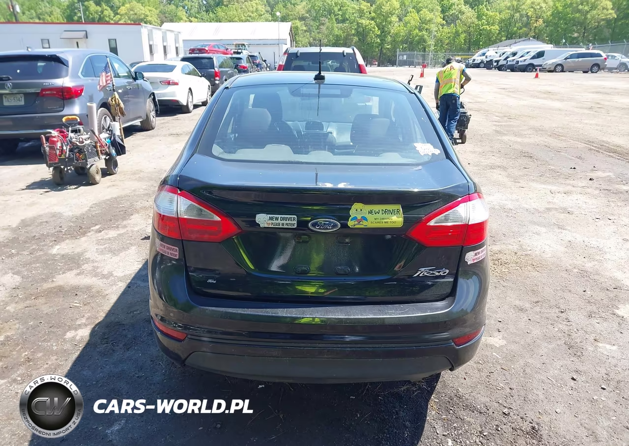 2016 Ford Fiesta S VIN:3FADP4AJ2GM162253 - 17