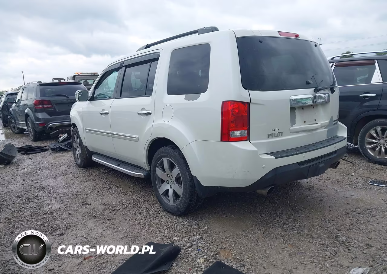2015 Honda Pilot Touring VIN:5FNYF4H91FB068586 - 3