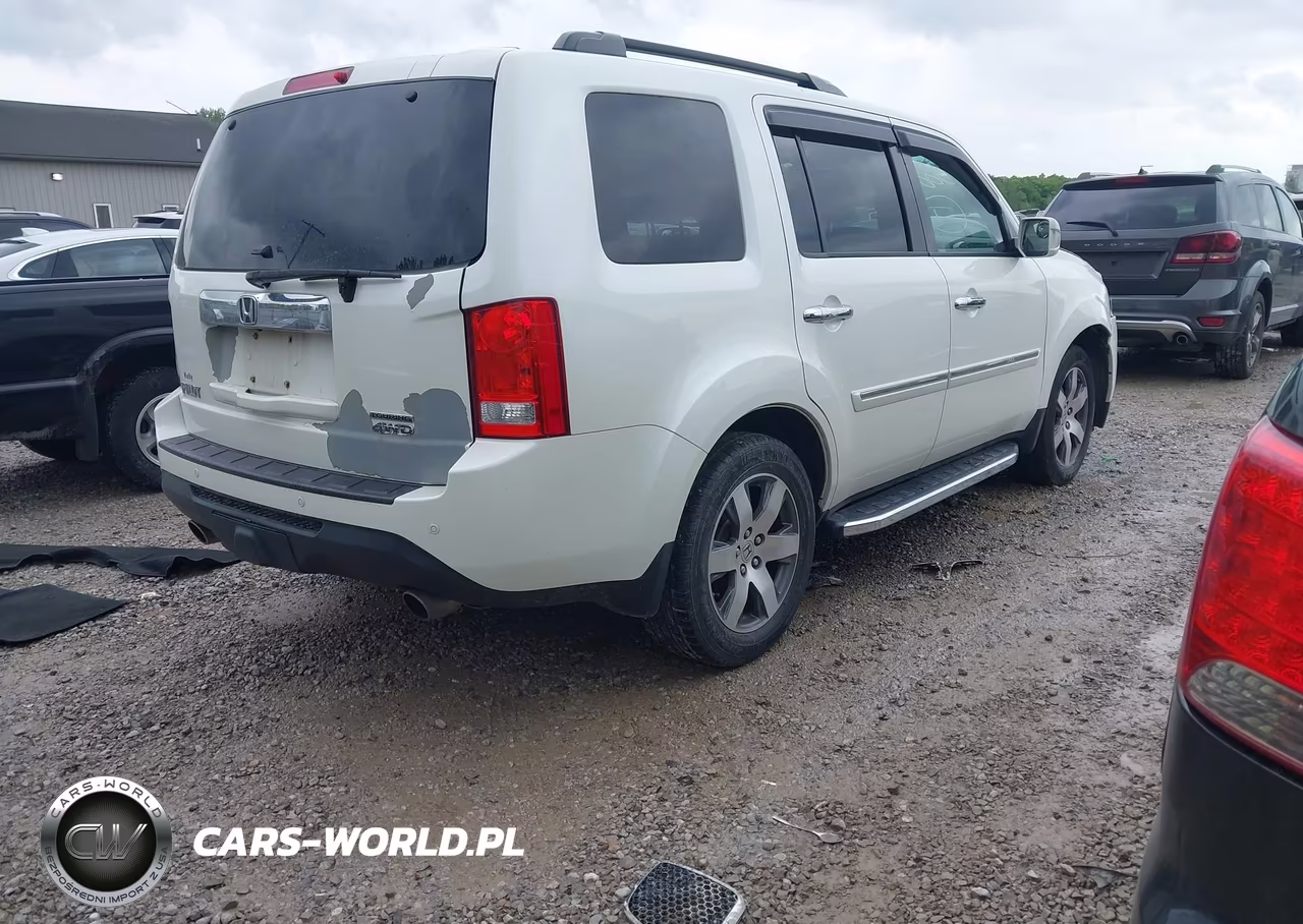 2015 Honda Pilot Touring VIN:5FNYF4H91FB068586 - 4