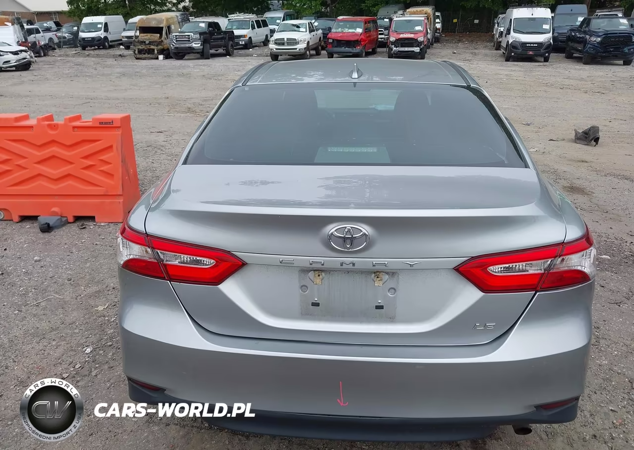 2019 Toyota Camry Le VIN:4T1B11HK7KU846280 - 16