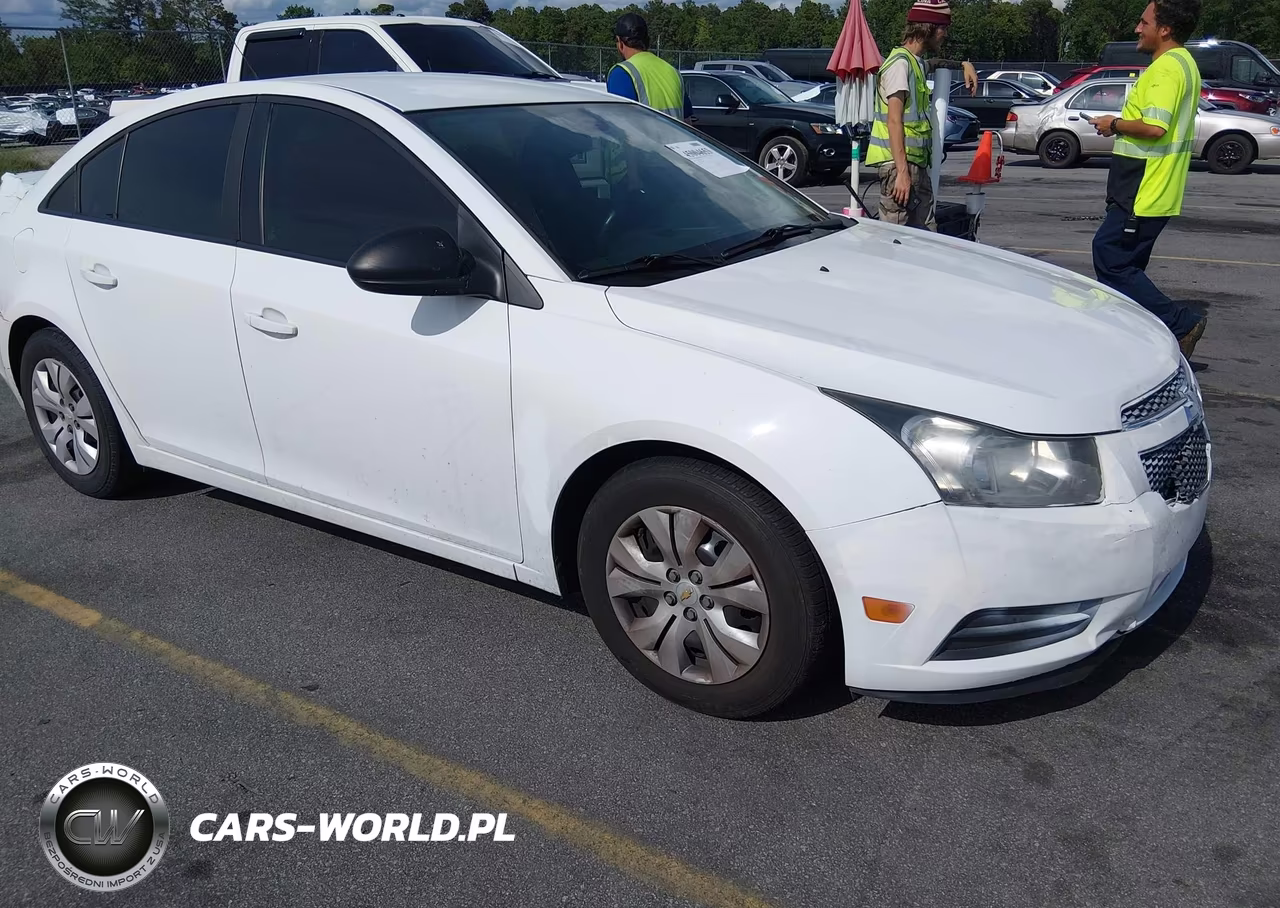 2014 Chevrolet Cruze Ls Auto – zdjęcie 1 z 11