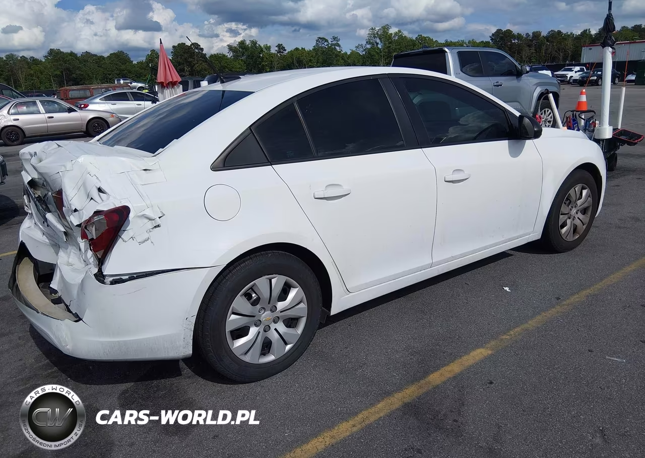 2014 Chevrolet Cruze Ls Auto VIN:1G1PA5SH9E7466061 - 4