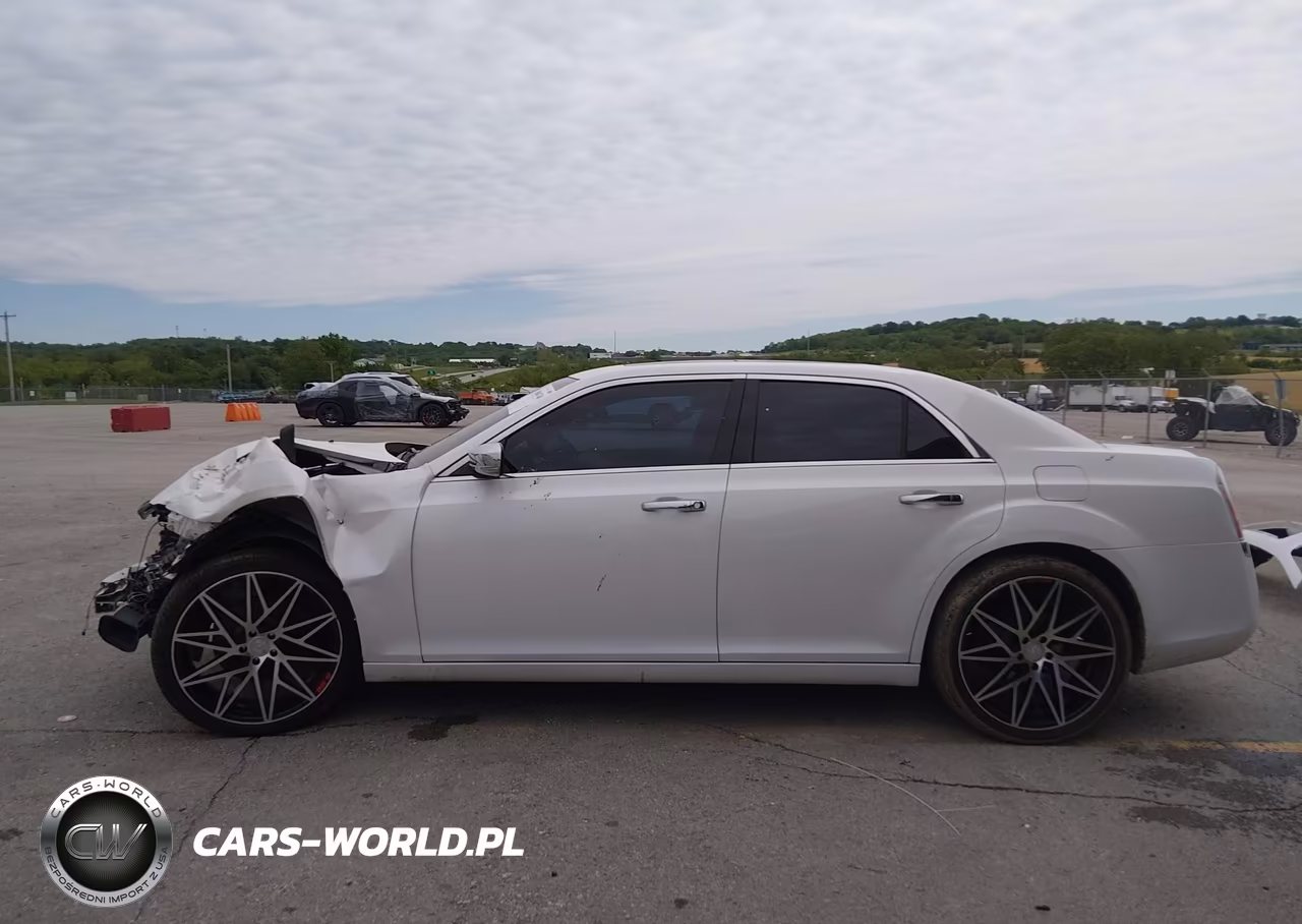 2011 Chrysler 300C VIN:2C3CA6CT7BH529094 - 15