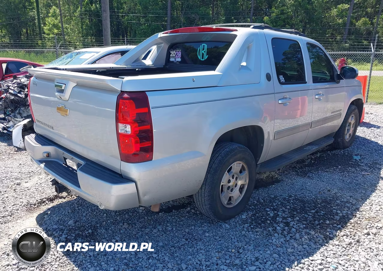 2013 Chevrolet Avalanche Ls VIN:3GNMCEE02DG116176 - 4