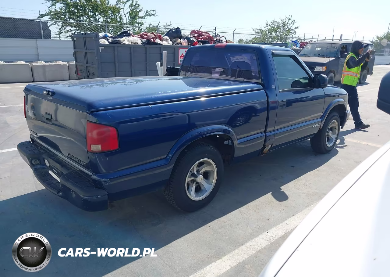 2000 Chevrolet S-10 Ls VIN:1GCCS1455YK256458 - 4