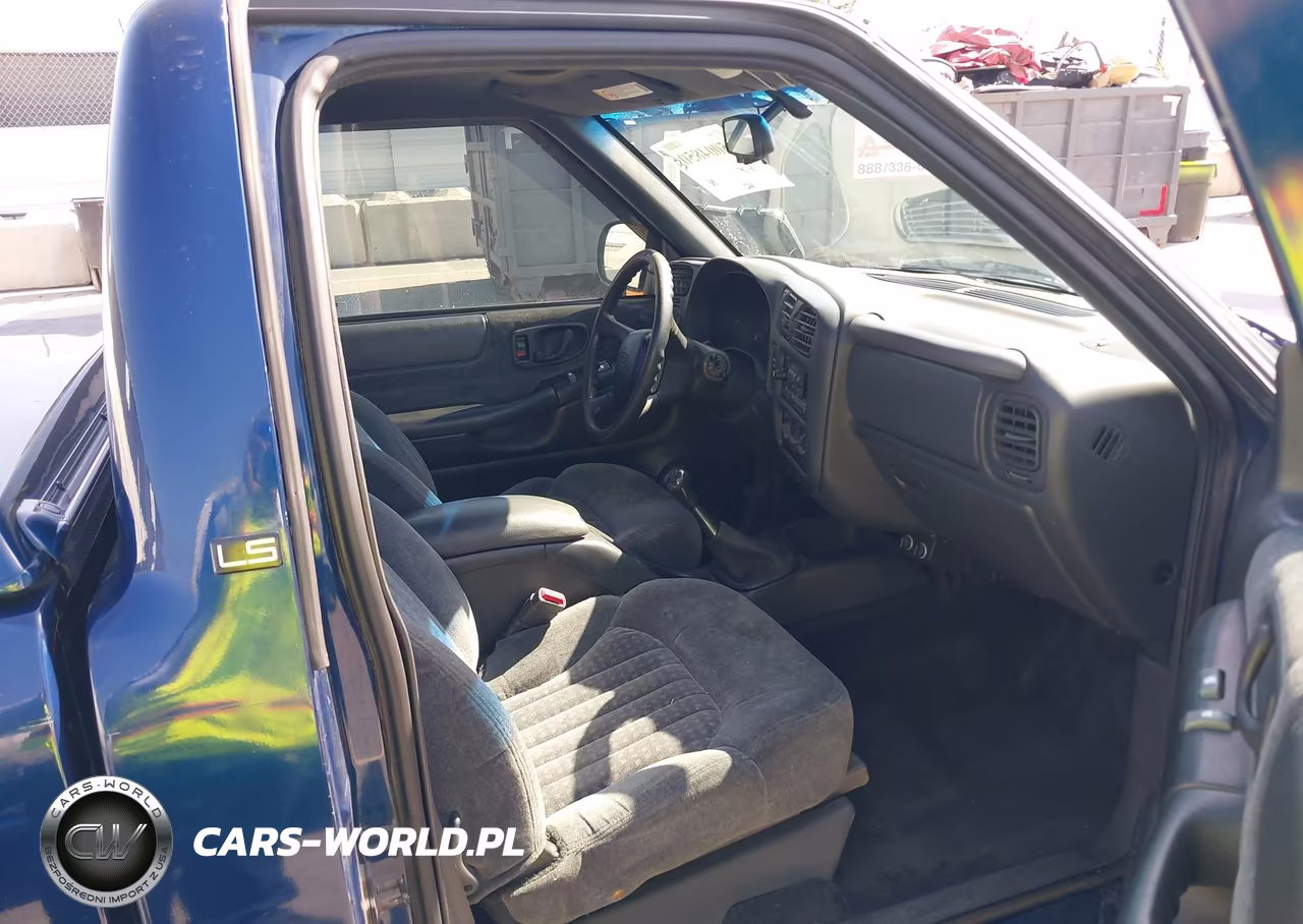 2000 Chevrolet S-10 Ls VIN:1GCCS1455YK256458 - 5