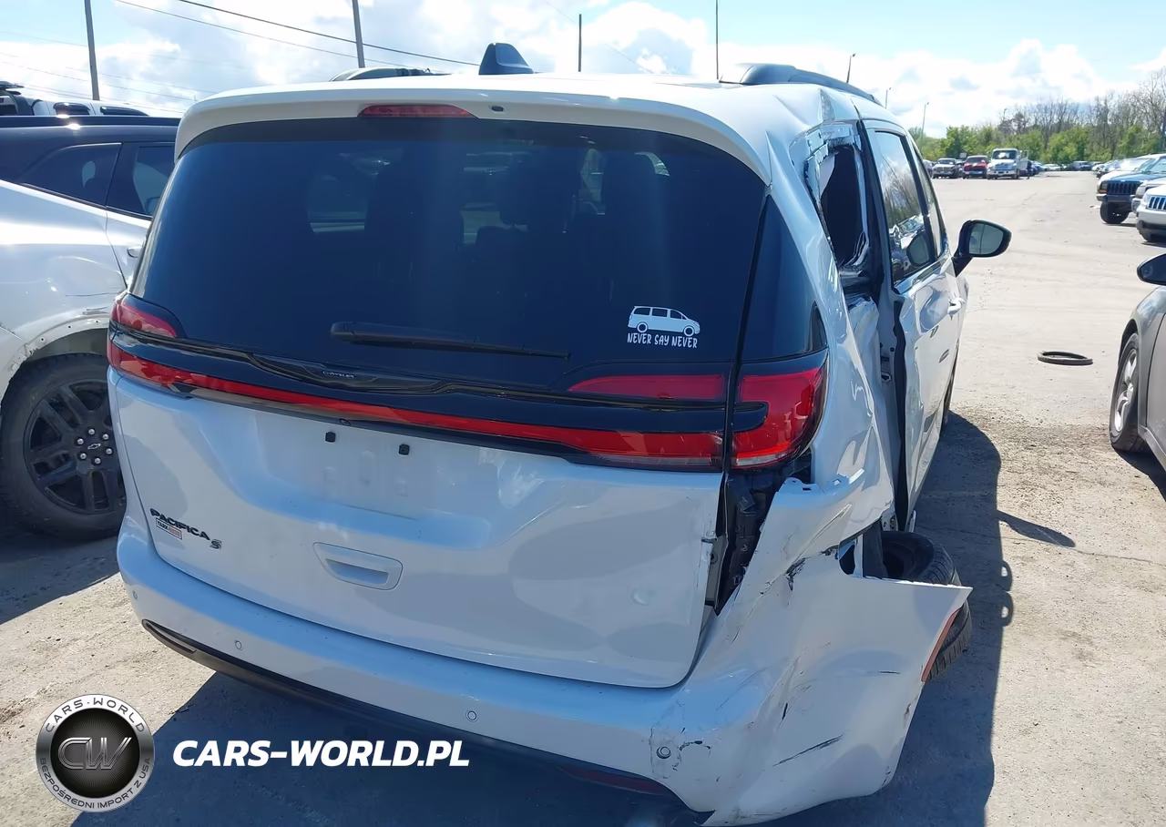 2024 Chrysler Pacifica Touring L VIN:2C4RC1BG8RR190020 - 4