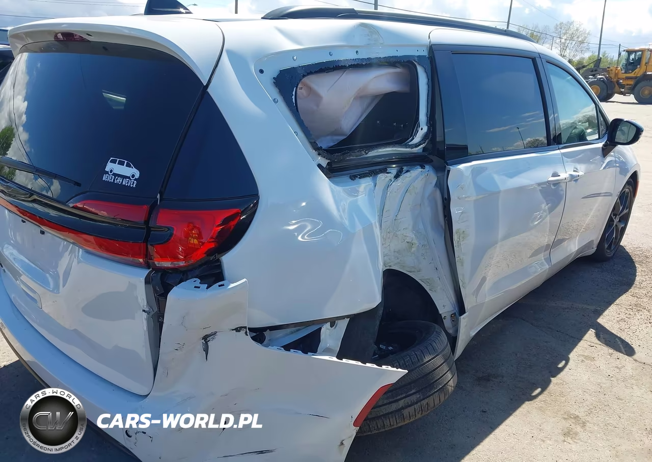 2024 Chrysler Pacifica Touring L VIN:2C4RC1BG8RR190020 - 6
