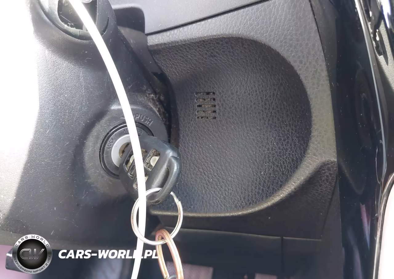 2018 Toyota Corolla Le VIN:2T1BURHE7JC035661 - 11