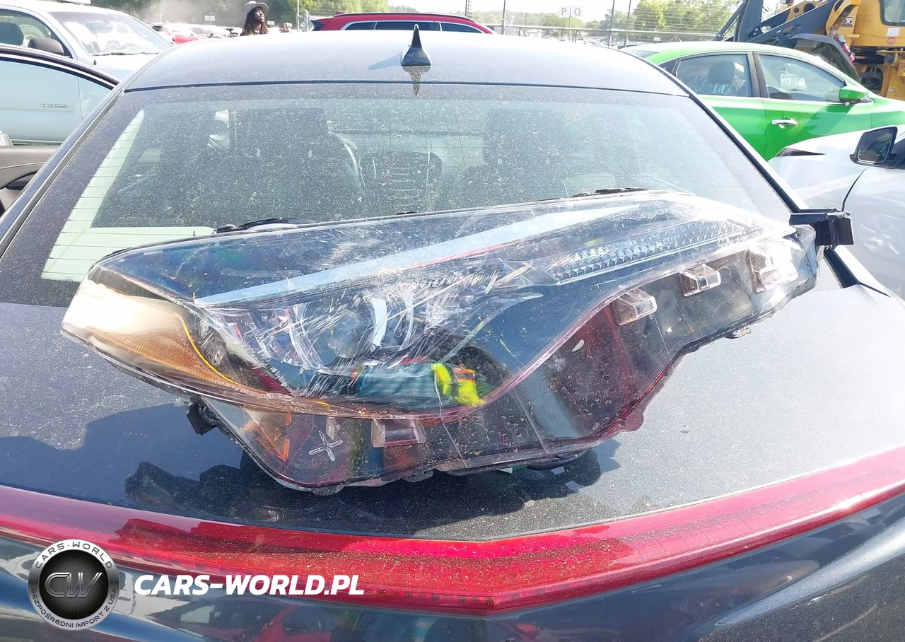 2018 Toyota Corolla Le VIN:2T1BURHE7JC035661 - 12