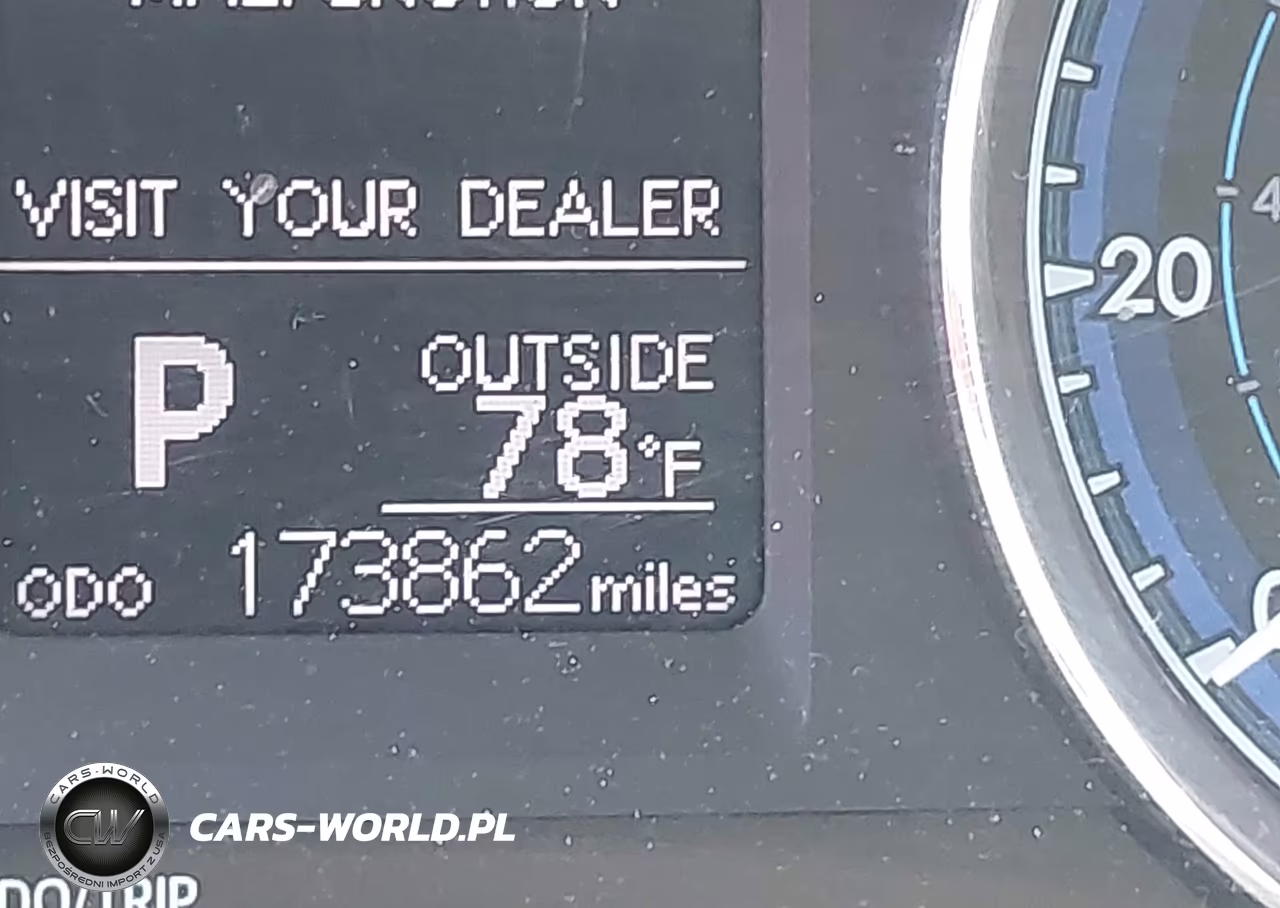 2018 Toyota Corolla Le VIN:2T1BURHE7JC035661 - 16