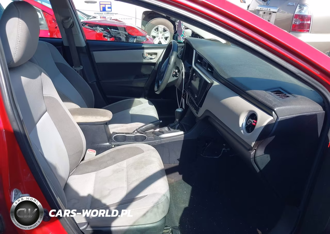 2018 Toyota Corolla Le VIN:2T1BURHE7JC035661 - 5