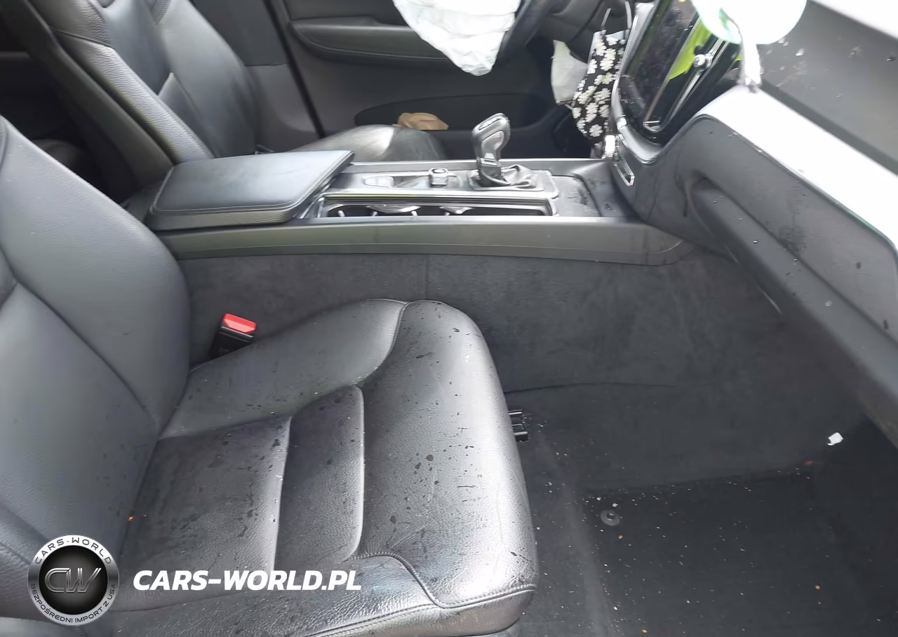 2018 Volvo Xc60 T6 Momentum VIN:YV4A22RK8J1009469 - 5