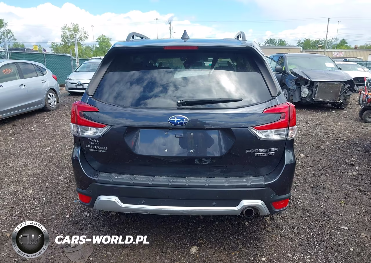 2019 Subaru Forester Touring VIN:JF2SKAWC4KH432042 - 17