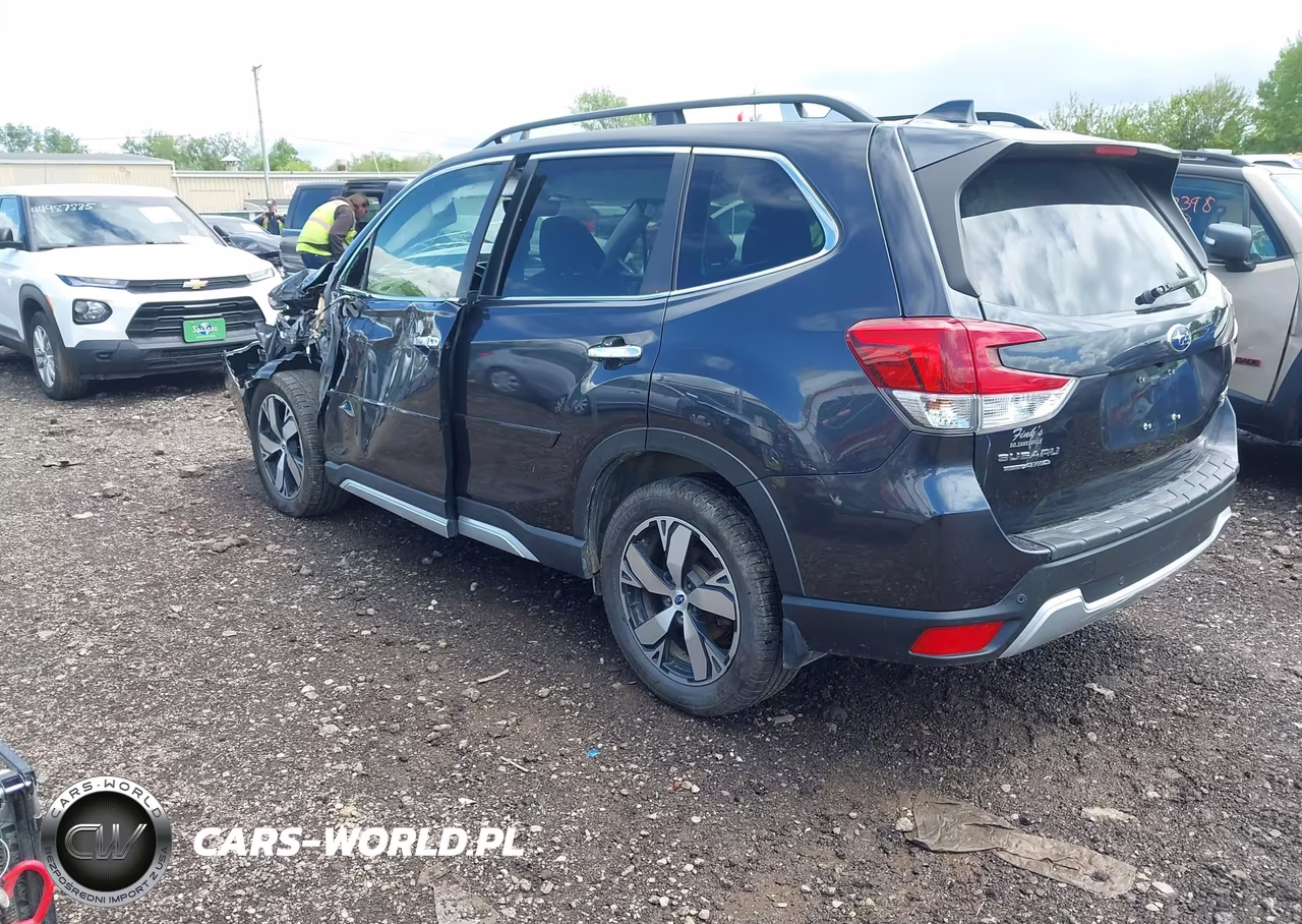 2019 Subaru Forester Touring VIN:JF2SKAWC4KH432042 - 3