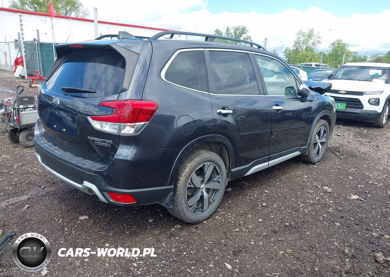 2019 Subaru Forester Touring VIN:JF2SKAWC4KH432042 - 4