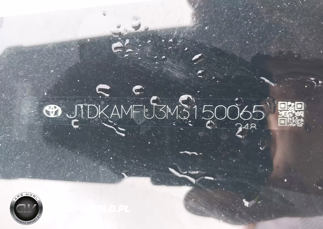 2021 Toyota Prius Le VIN:JTDKAMFU3M3150065 - 18