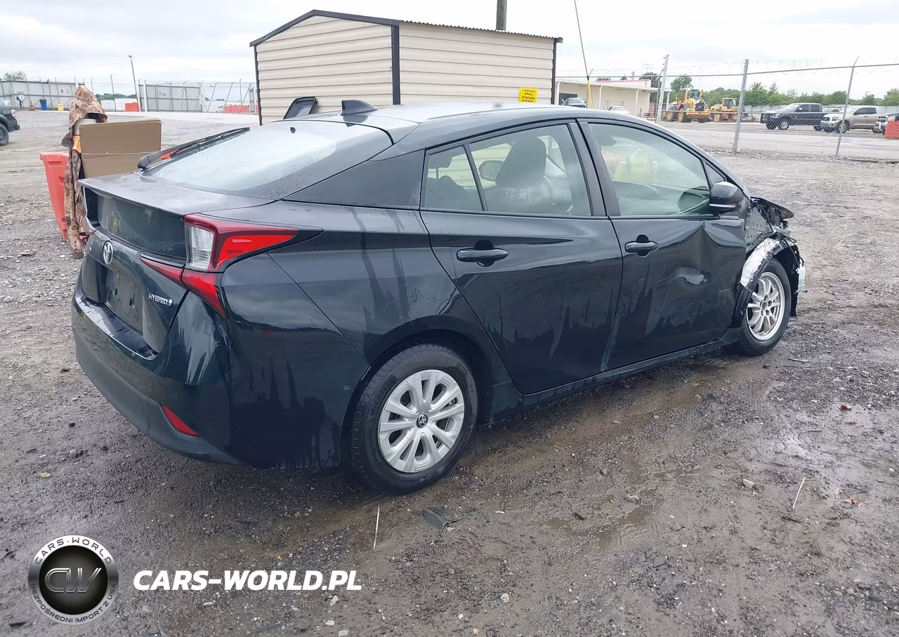 2021 Toyota Prius Le VIN:JTDKAMFU3M3150065 - 4