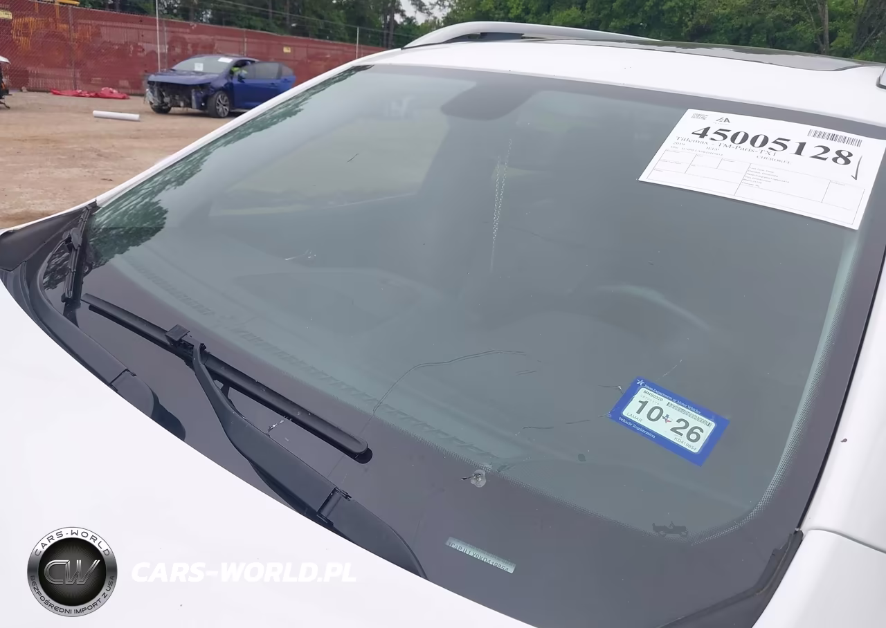 2019 Jeep Cherokee Latitude Plus Fwd VIN:1C4PJLLX9KD419854 - 6