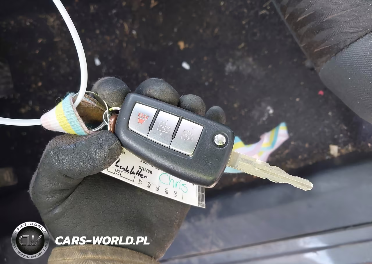 2018 Nissan Rogue S VIN:5N1AT2MT3JC770202 - 11