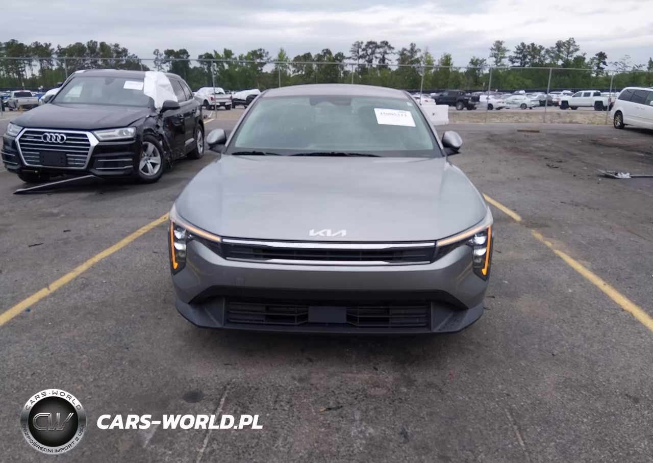 2025 Kia K4 Lxs VIN:3KPFT4DE1SE186317 - 12