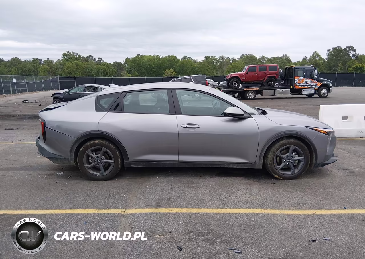 2025 Kia K4 Lxs VIN:3KPFT4DE1SE186317 - 13