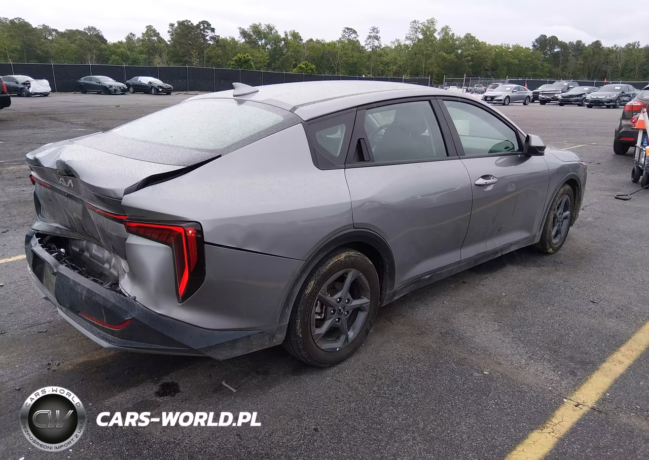 2025 Kia K4 Lxs VIN:3KPFT4DE1SE186317 - 4