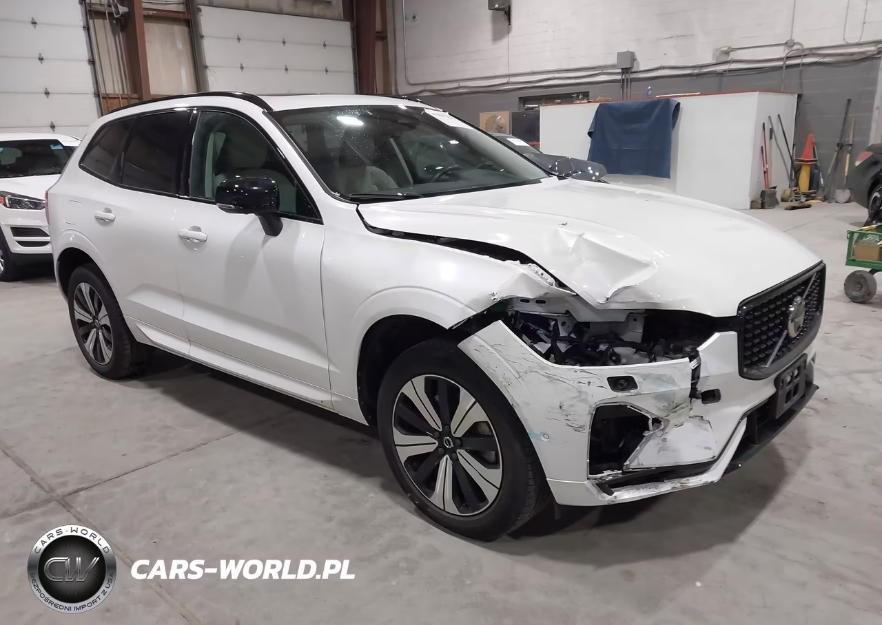 2024 Volvo Xc60 Recharge Plug-In Hybrid T8 Plus Dark Theme – zdjęcie 1 z 16