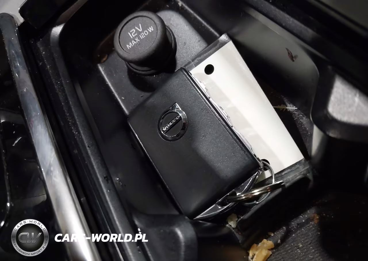 2024 Volvo Xc60 Recharge Plug-In Hybrid T8 Plus Dark Theme VIN:YV4H60DL0R1842282 - 11