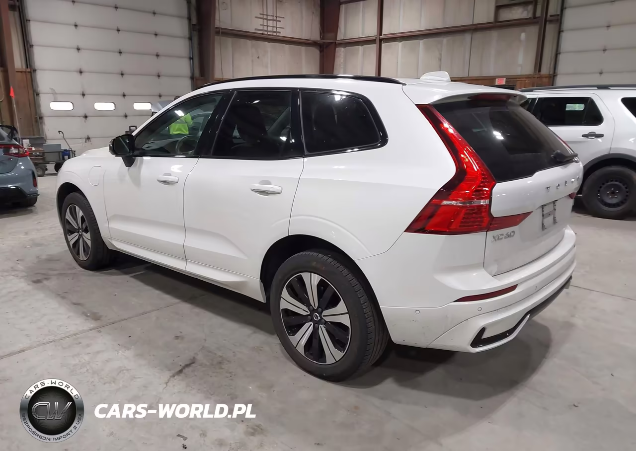 2024 Volvo Xc60 Recharge Plug-In Hybrid T8 Plus Dark Theme VIN:YV4H60DL0R1842282 - 3
