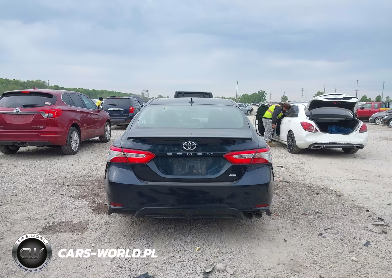 2020 Toyota Camry Se VIN:4T1G11AK6LU924744 - 17