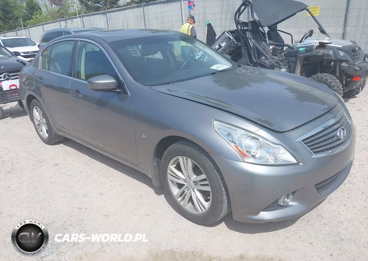 2015 Infiniti Q40