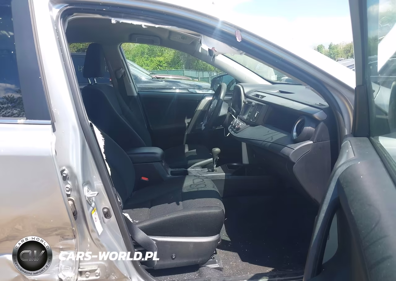 2018 Toyota Rav4 Le VIN:2T3ZFREV2JW475256 - 5