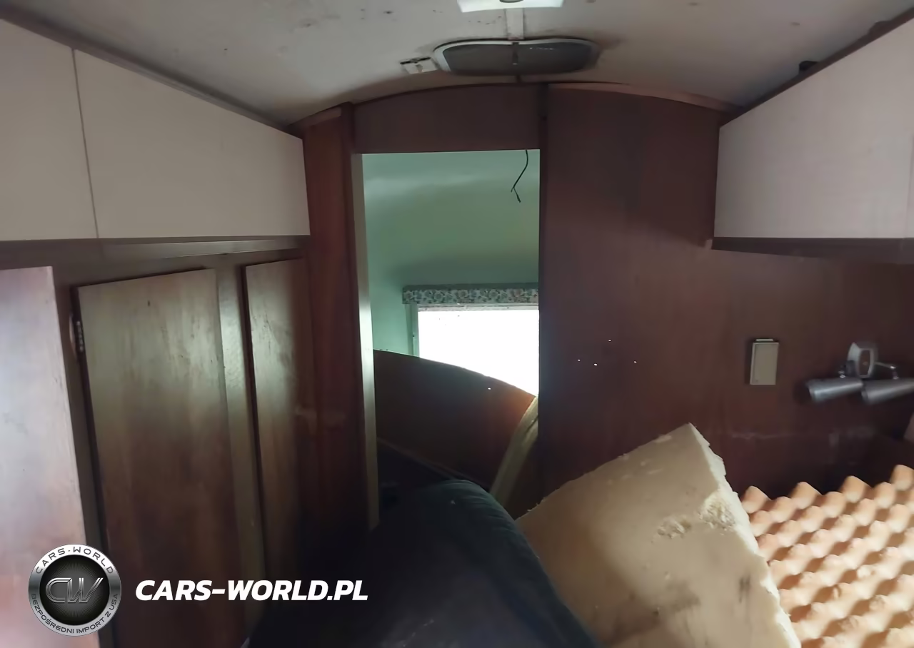 1967 Airstream Int VIN:0000000001267J924 - 12