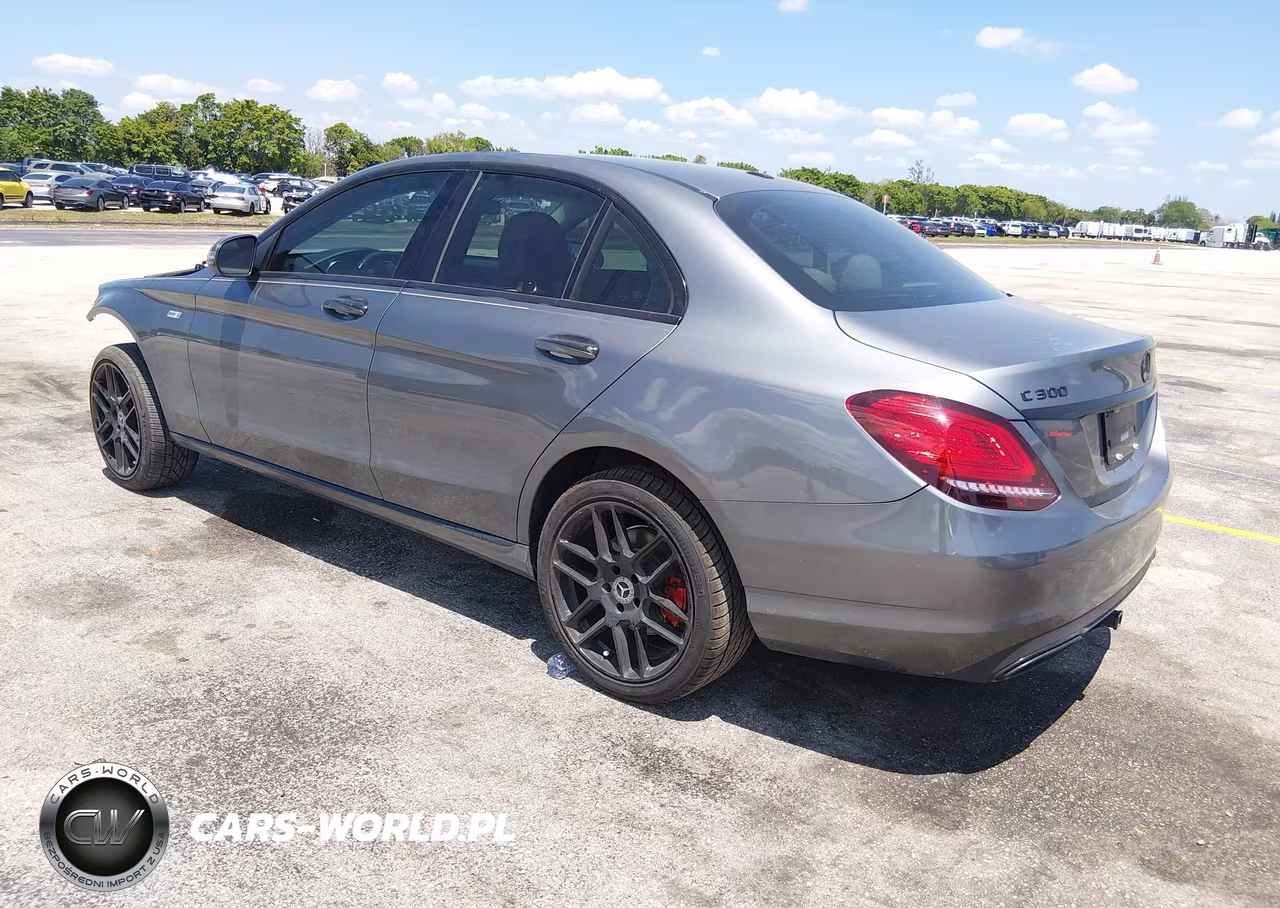 2019 Mercedes-Benz C 300 4Matic VIN:55SWF8EBXKU309642 - 3