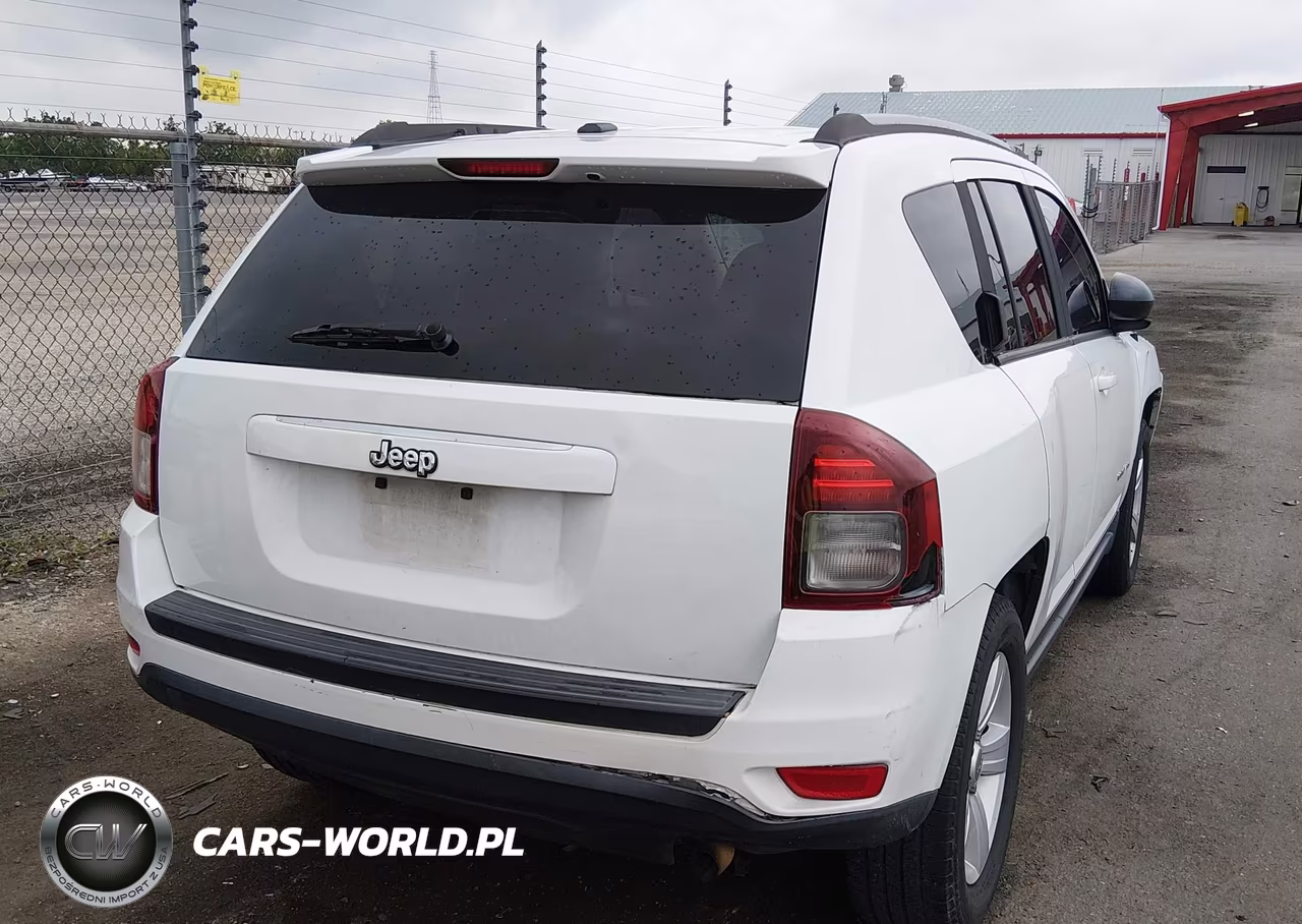 2016 Jeep Compass Sport VIN:1C4NJCBA3GD621830 - 4