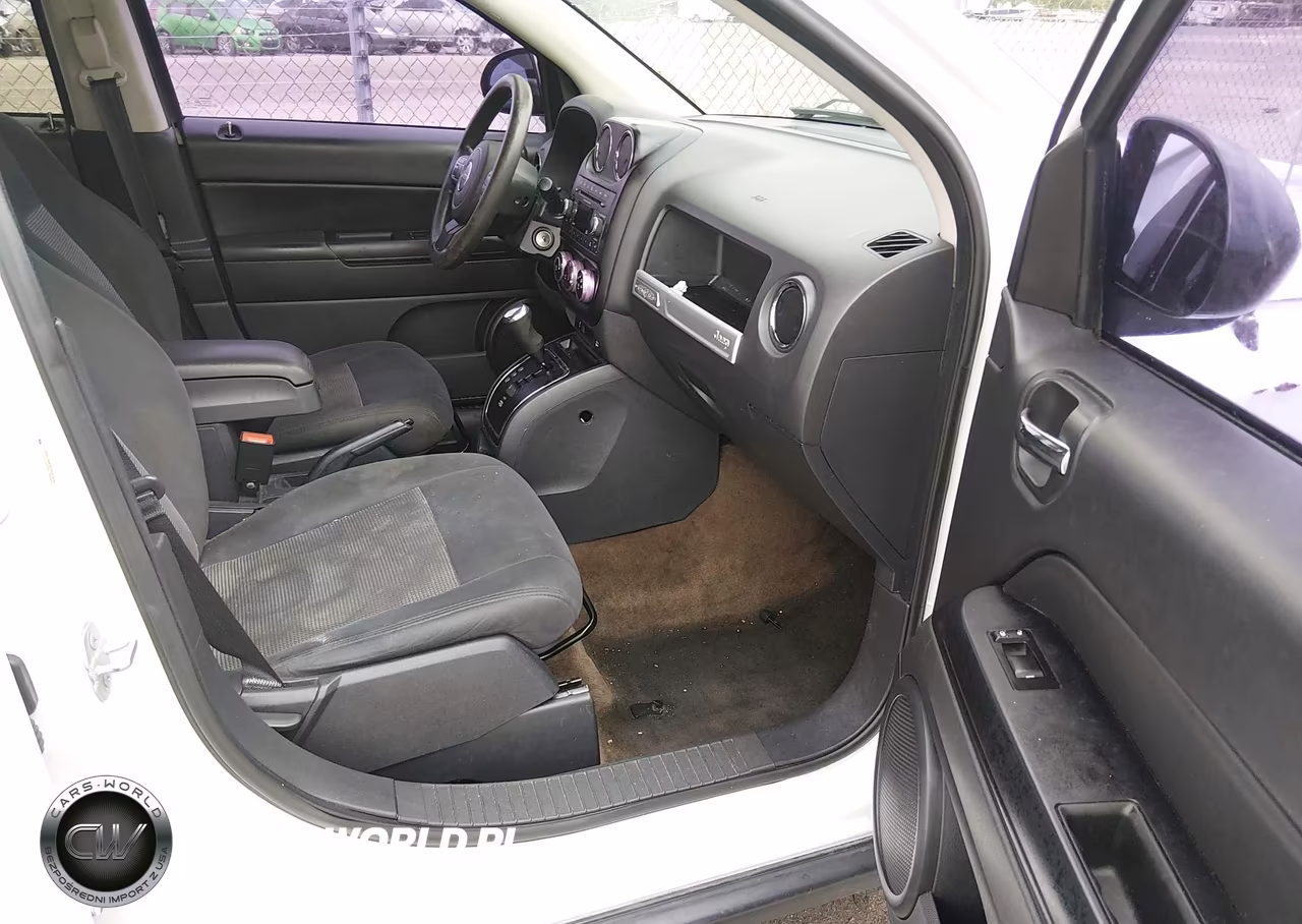2016 Jeep Compass Sport VIN:1C4NJCBA3GD621830 - 5