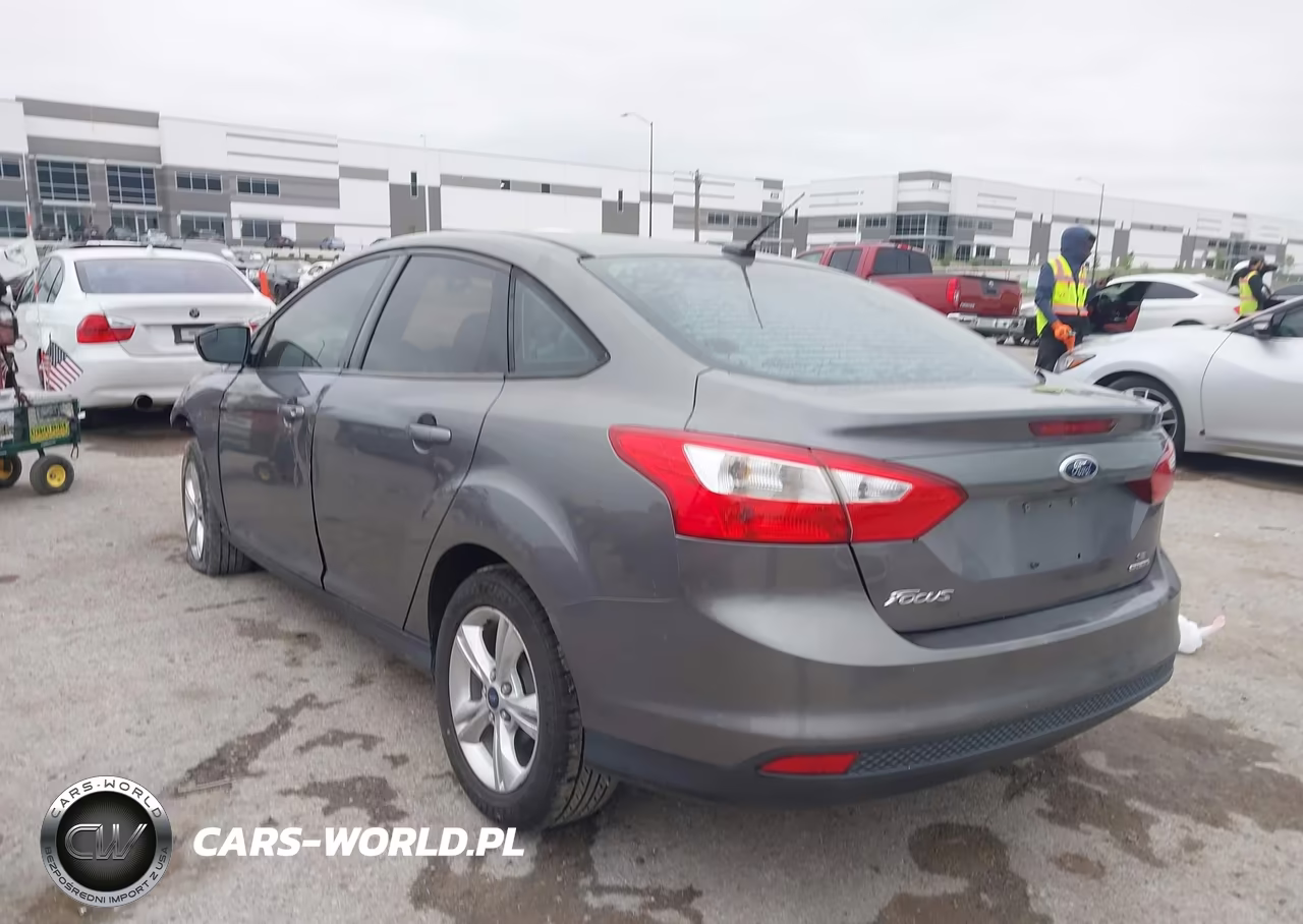 2013 Ford Focus Se VIN:1FADP3F22DL351588 - 3