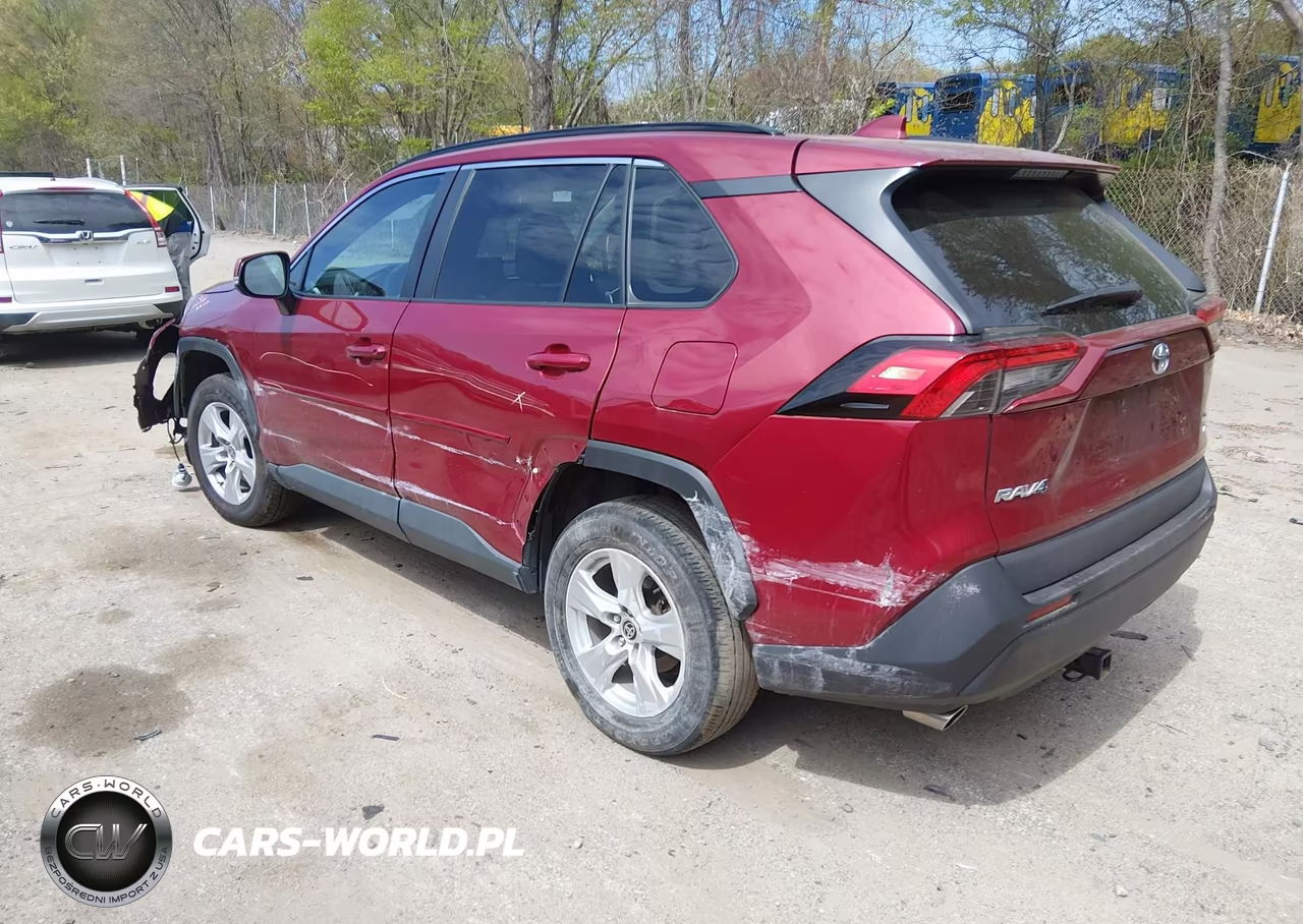 2021 Toyota Rav4 Xle VIN:2T3P1RFV4MW240284 - 3