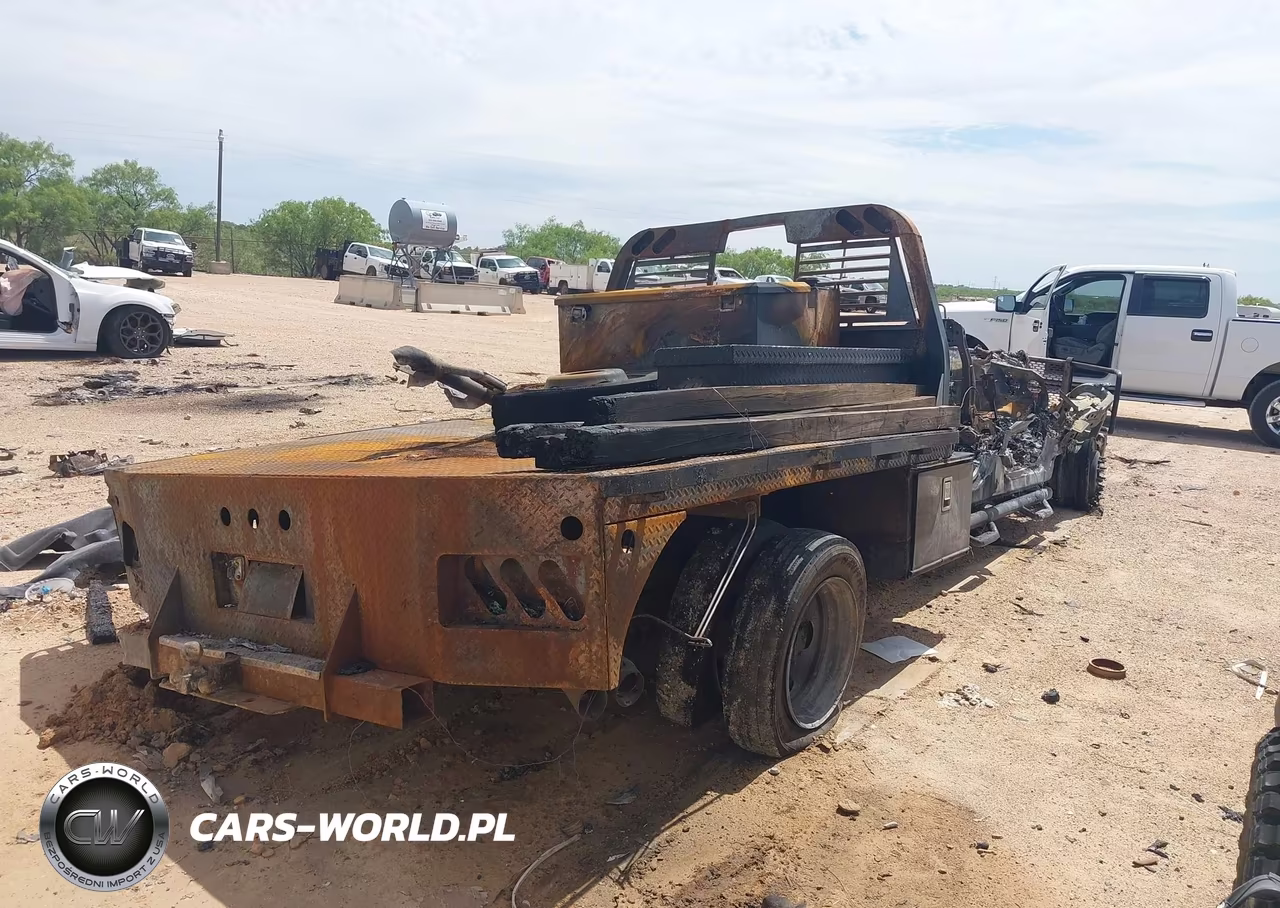 2017 Ford F-450 Chassis VIN:1FD0W4HT9HEB24590 - 4