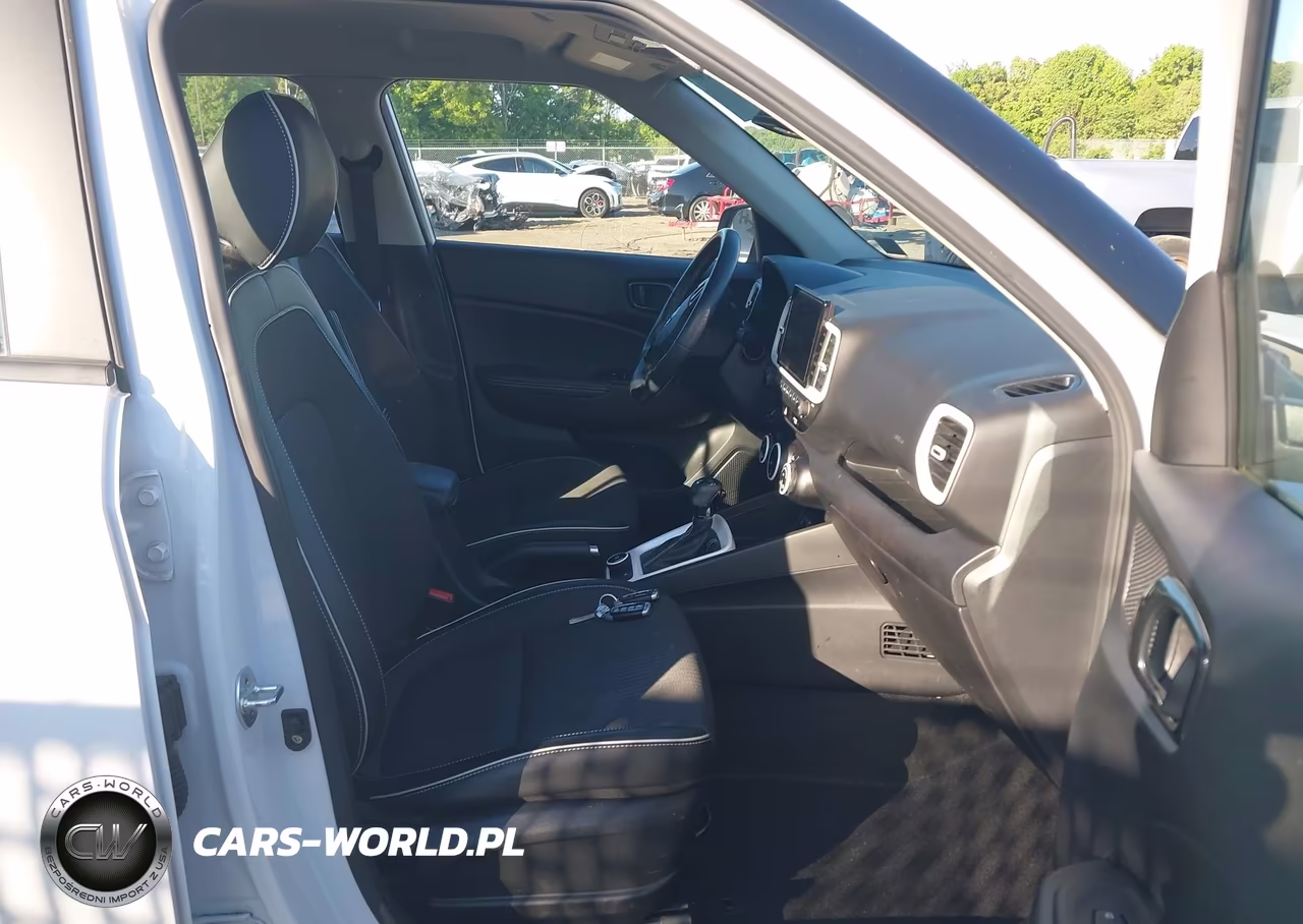 2022 Hyundai Venue Limited VIN:KMHRC8A33NU135815 - 5